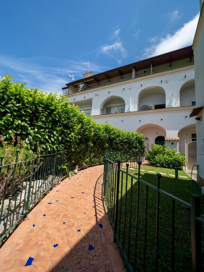 Апартаменты Antica Residenza La Vela Мета Экстерьер фото